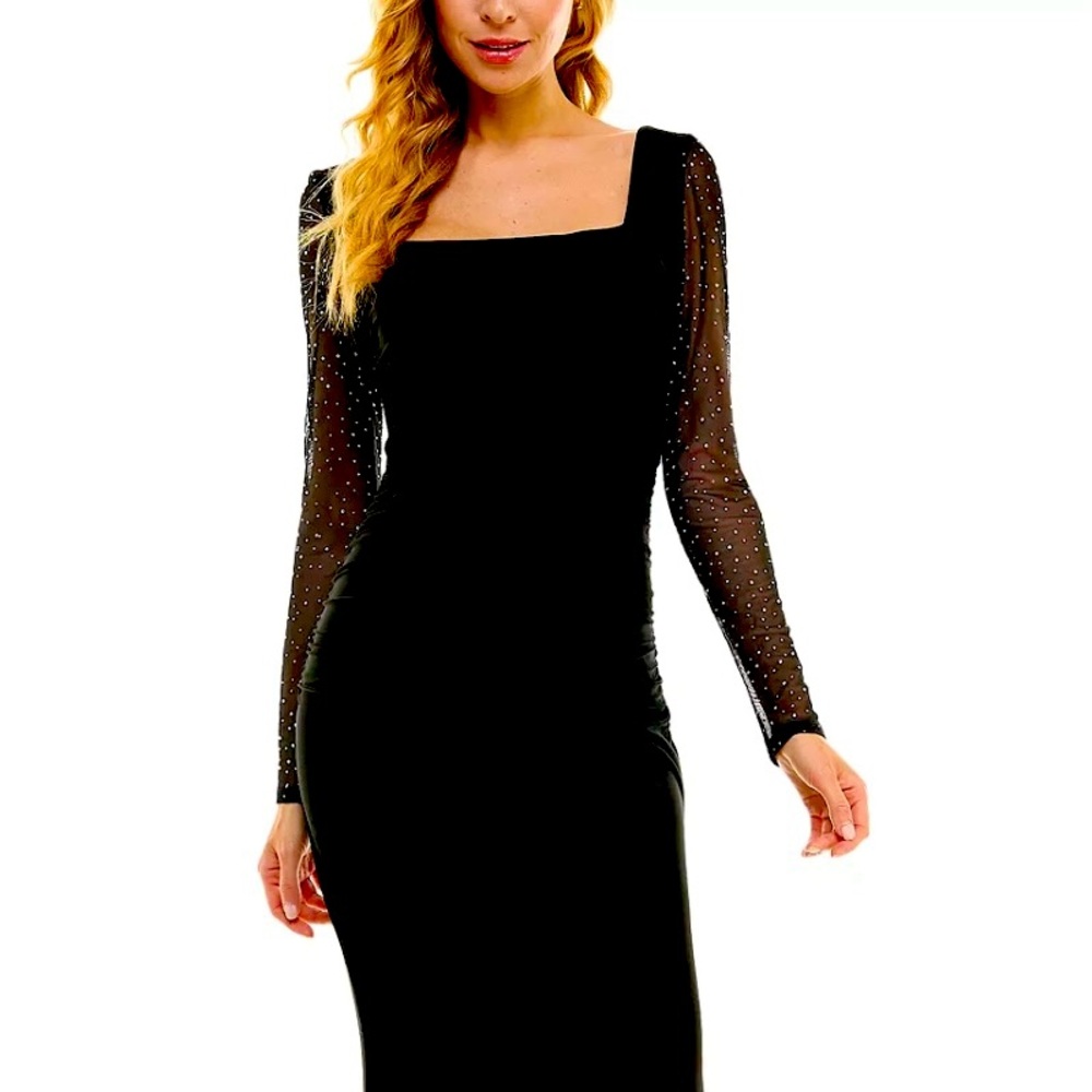 Junior’s Black Ruched laced embellished long sleeve gown